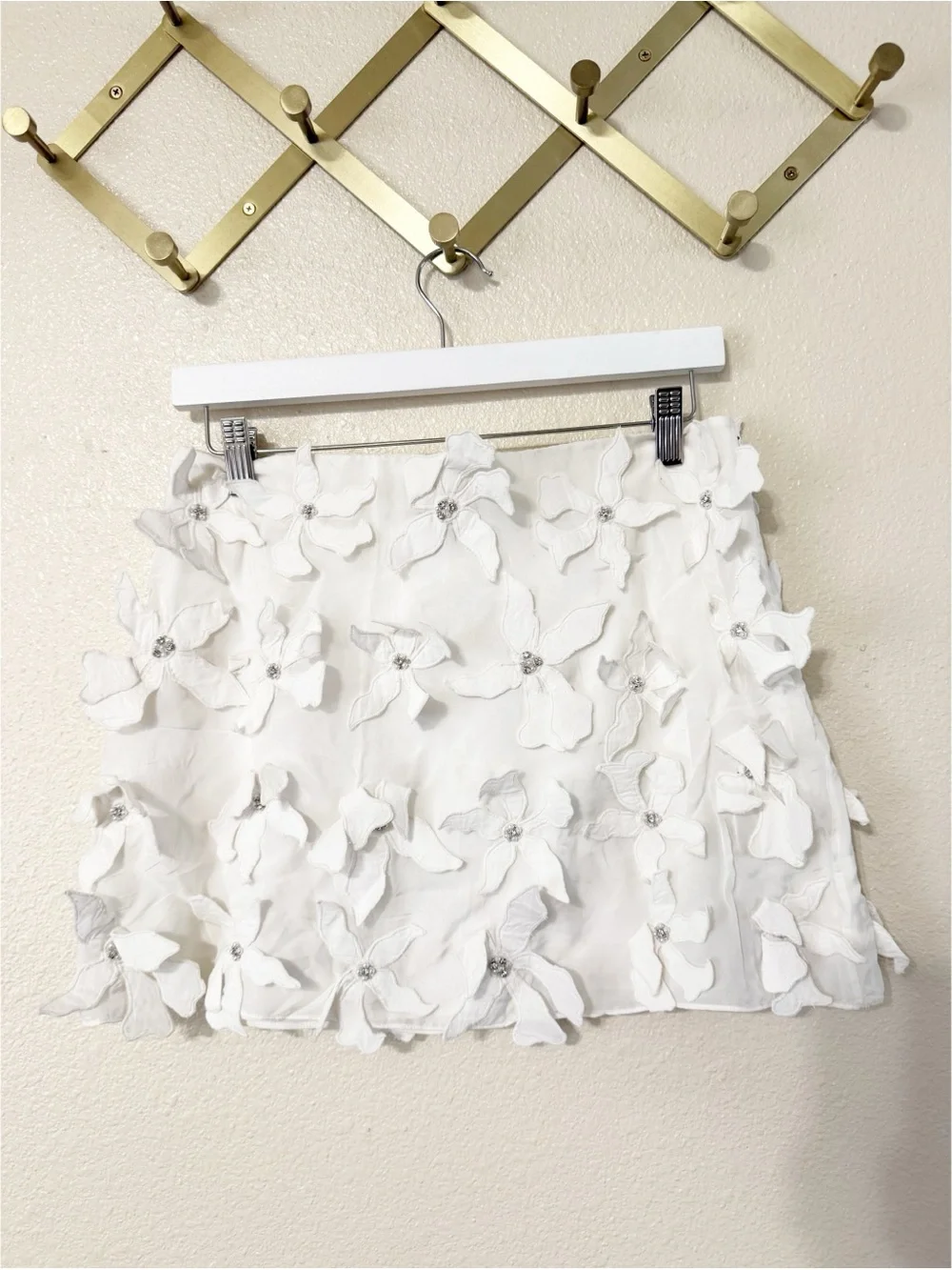 Zara 3D Floral Applique Soft White Beaded Embroidered Mini Skirt Blogger Fav - Picture 12 of 16